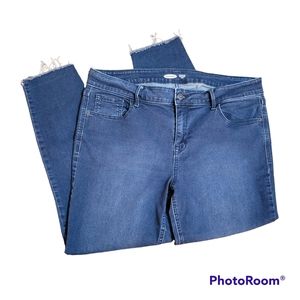 Size 14 jeans Old Navy Rockstar super skinny ankle raw hem